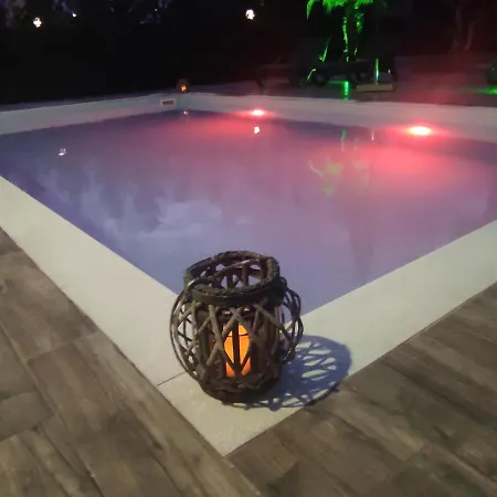 فيلة Maia Luxury Pool