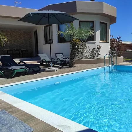 Maia Luxury Pool فيلة أفانتو
